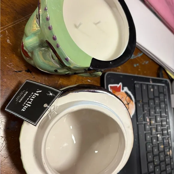 Martha Stewart Bewitched Bride of Frankenstein Ceramic Candle 14 oz - Picture 5 of 5